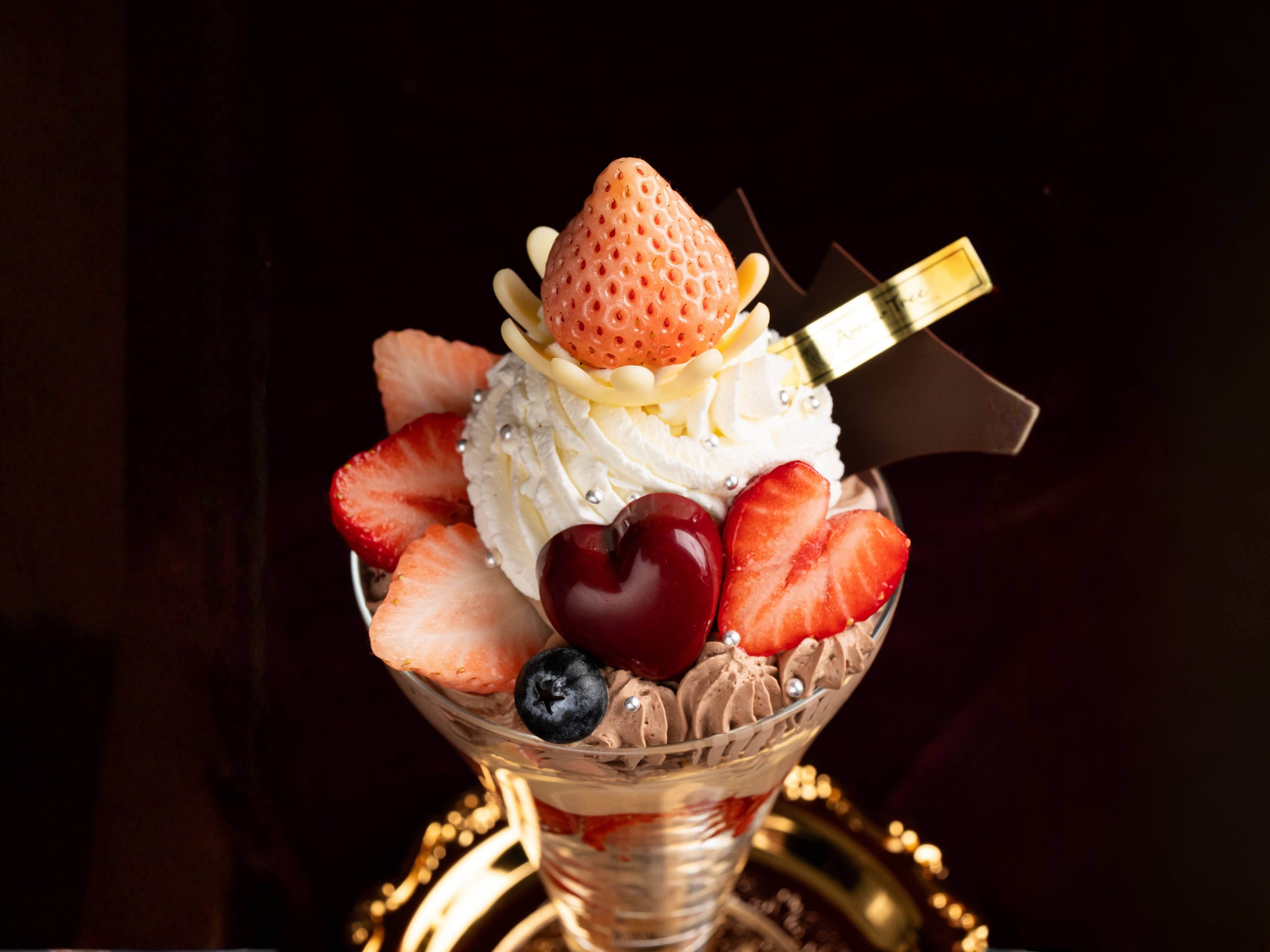 ショコラと苺のバレンタインパフェ 別アングル